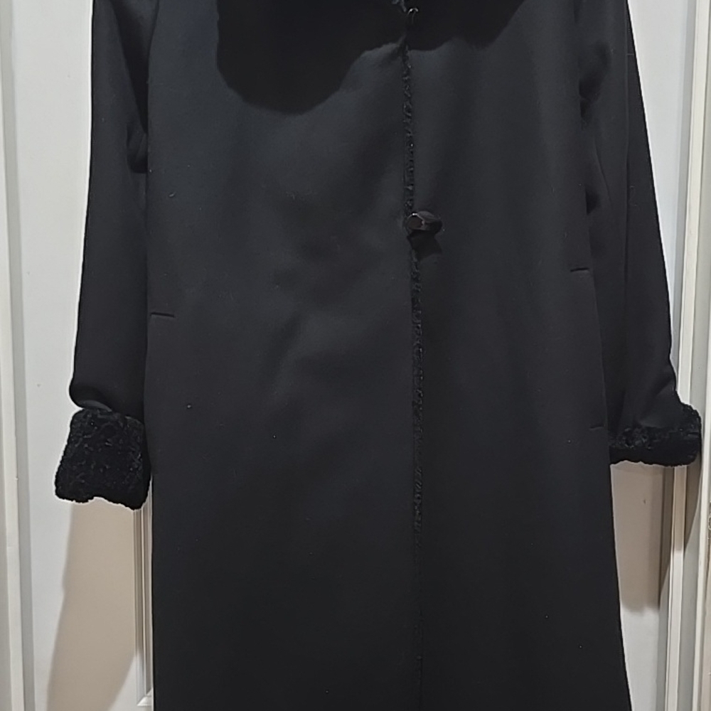 Bill Blass Black Women's Robe